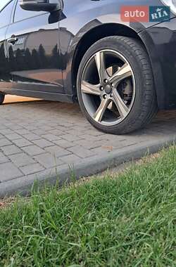Седан Volvo S60 2012 в 