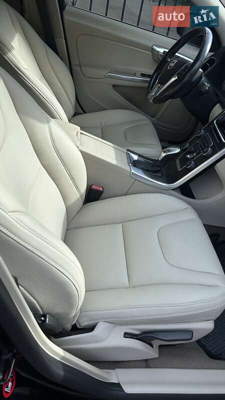 Седан Volvo S60 2012 в Борисполі