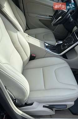 Седан Volvo S60 2012 в 