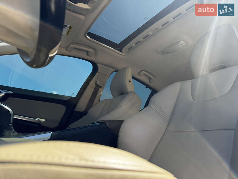 Седан Volvo S60 2016 в Коломиї