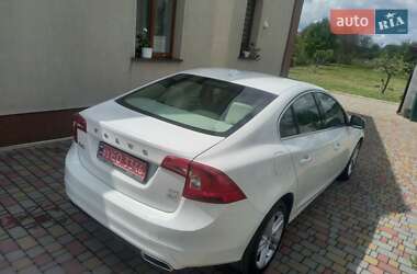 Седан Volvo S60 2015 в 