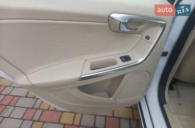 Седан Volvo S60 2015 в 