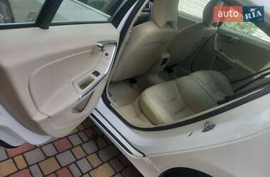 Седан Volvo S60 2015 в 