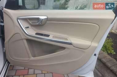 Седан Volvo S60 2015 в 