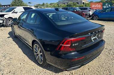 Седан Volvo S60 2021 в 