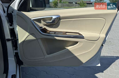 Седан Volvo S60 2013 в 