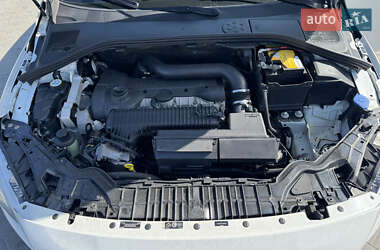 Седан Volvo S60 2013 в 