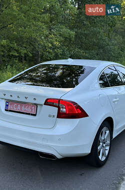 Седан Volvo S60 2017 в 