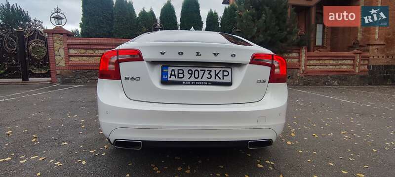 Седан Volvo S60 2018 в Гнівані