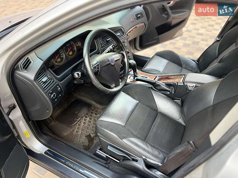 Седан Volvo S60 2006 в Измаиле
