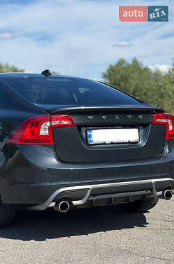 Седан Volvo S60 2011 в 