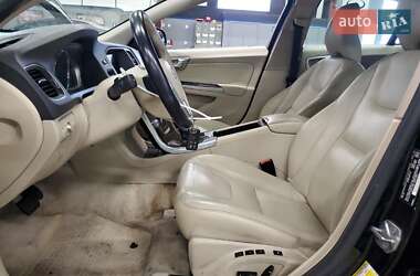 Седан Volvo S60 2015 в 