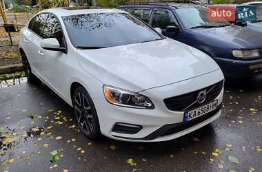 Седан Volvo S60 2018 в Киеве