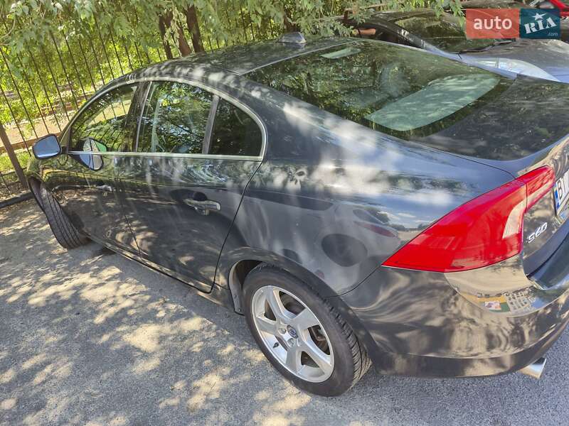 Седан Volvo S60 2013 в Києві