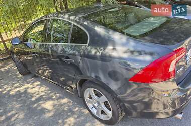 Седан Volvo S60 2013 в 