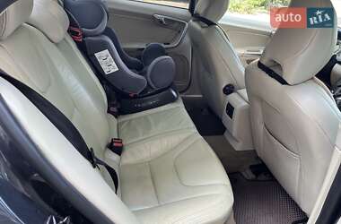 Седан Volvo S60 2011 в 