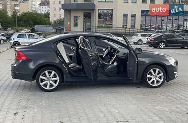 Седан Volvo S60 2016 в 