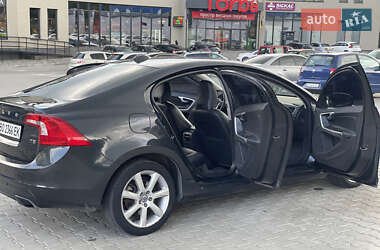 Седан Volvo S60 2016 в 