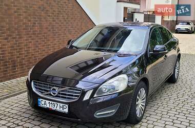 Седан Volvo S60 2012 в 