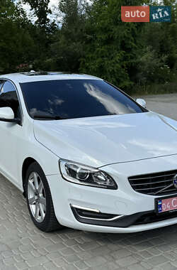 Седан Volvo S60 2017 в 