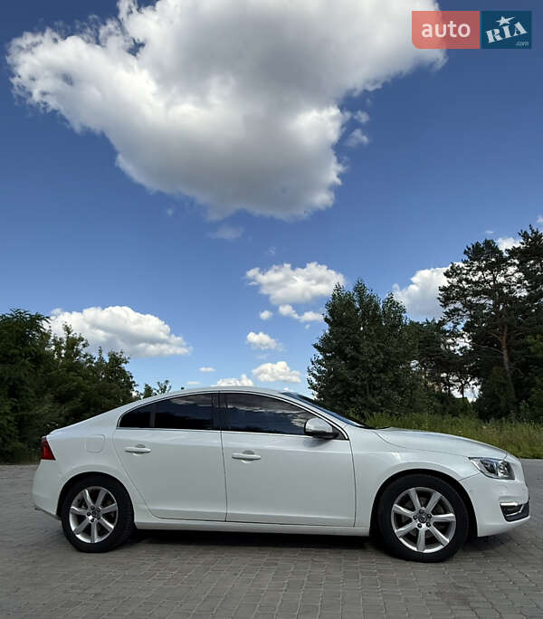 Седан Volvo S60 2017 в Житомирі