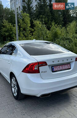 Седан Volvo S60 2017 в 