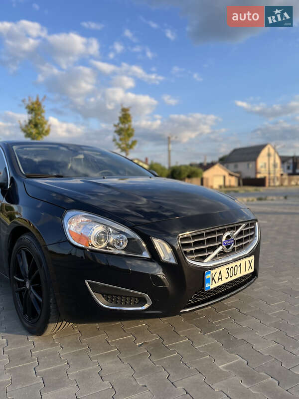 Седан Volvo S60 2012 в Ірпені
