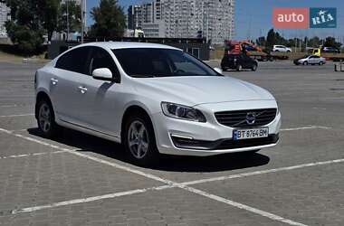 Седан Volvo S60 2015 в Киеве