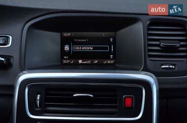 Седан Volvo S60 2015 в 