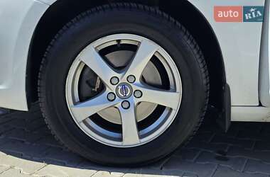 Седан Volvo S60 2015 в 