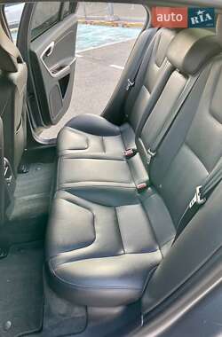 Седан Volvo S60 2016 в 