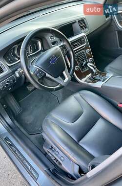 Седан Volvo S60 2016 в 