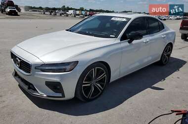Седан Volvo S60 2019 в Тернополе