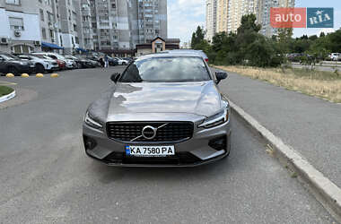 Седан Volvo S60 2020 в 