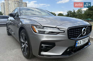 Седан Volvo S60 2020 в 
