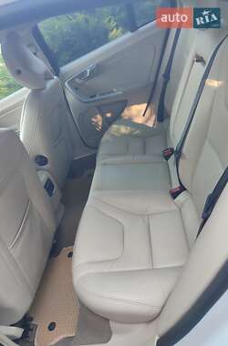 Седан Volvo S60 2015 в 