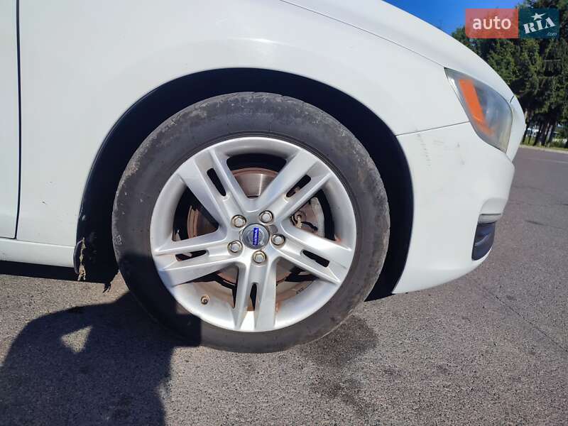 Седан Volvo S60 2015 в Ровно фото 5 Седан Volvo S60 2015 в Ровно