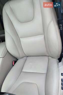 Седан Volvo S60 2015 в 