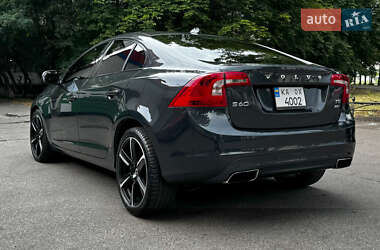 Седан Volvo S60 2014 в 