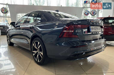 Седан Volvo S60 2024 в 