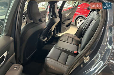 Седан Volvo S60 2024 в 
