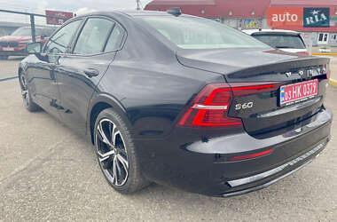 Седан Volvo S60 2024 в 