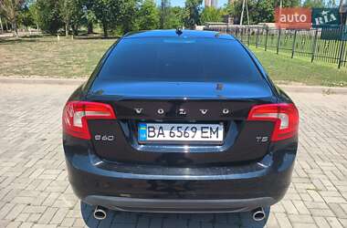 Седан Volvo S60 2013 в 