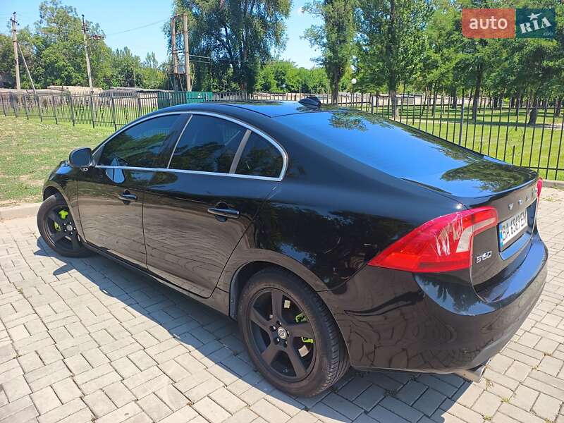 Седан Volvo S60 2013 в Покрове