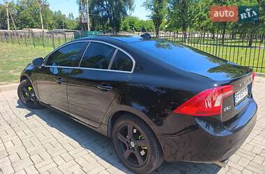 Седан Volvo S60 2013 в 