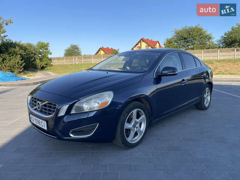 Седан Volvo S60 2011 в Львове