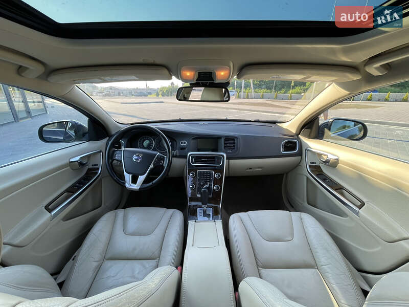 Седан Volvo S60 2011 в Львове