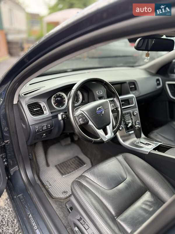 Седан Volvo S60 2011 в Старокостянтинові