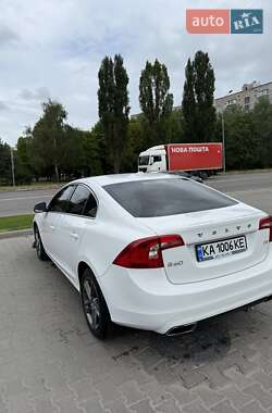 Седан Volvo S60 2014 в 