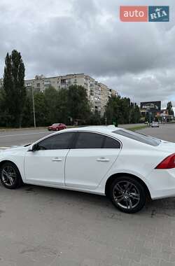Седан Volvo S60 2014 в 